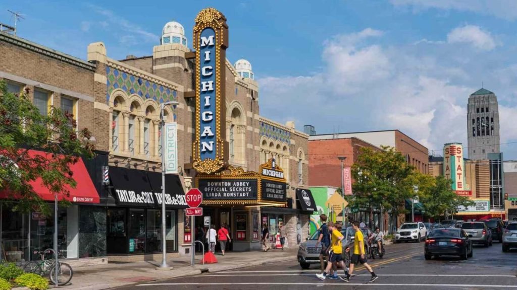 Michigan Gambling Soars: August Revenue Hits New Highs