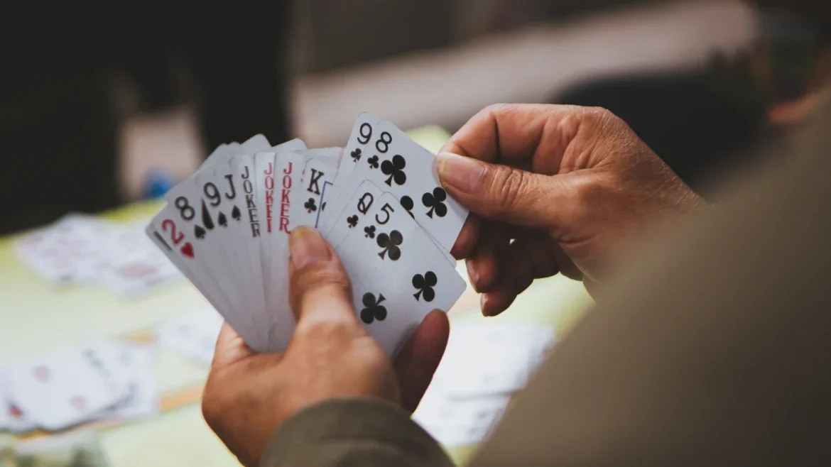 How To Play Blind Man's Bluff Card Game