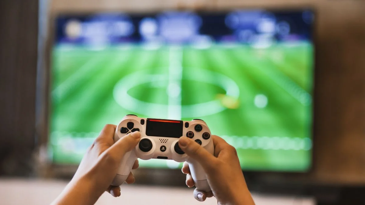 What Is Cloud Gaming? Guide To Streaming Games What Is Cloud Gaming?